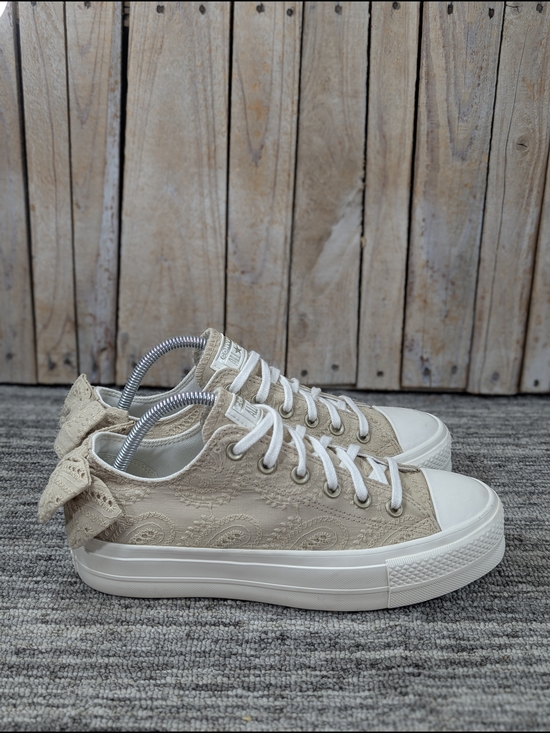 Converse Shoes - Converse: Chuck Taylor All Star Lift Low "Bow" - Embroidered - Tan - Size 9